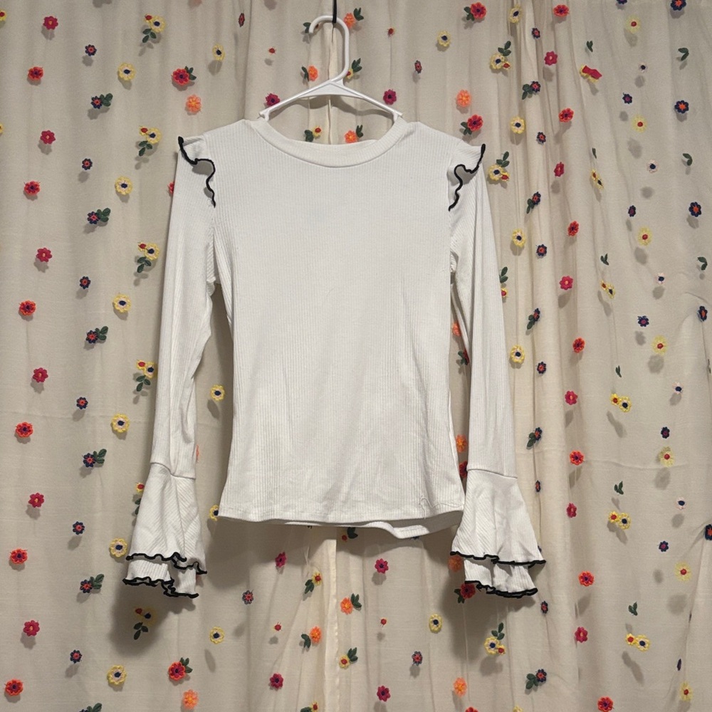 Elegant White Ruffle Sleeve Top